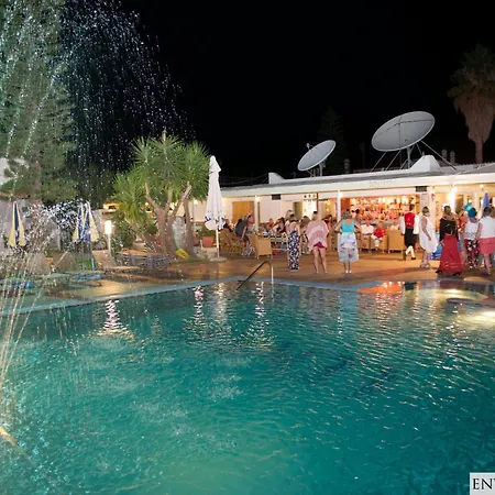 Lenaki Appart hôtel *